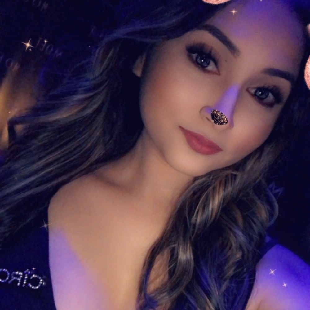 Meet your Posher, Alejandra